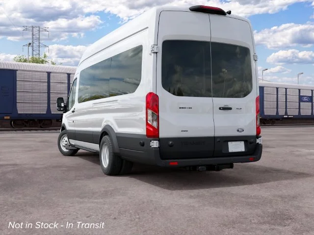 New 2027 Oxford White Ford XLT image 8
