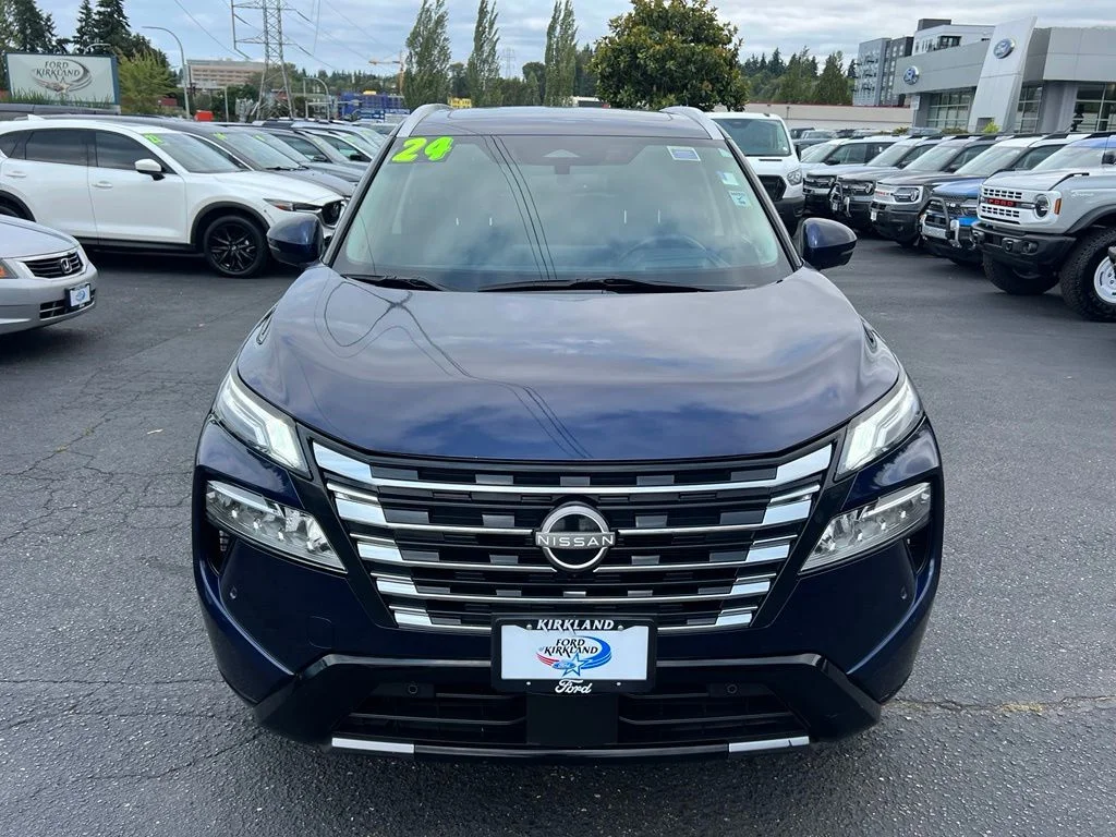 Used 2024 Deep Ocean Blue Nissan Platinum image 5