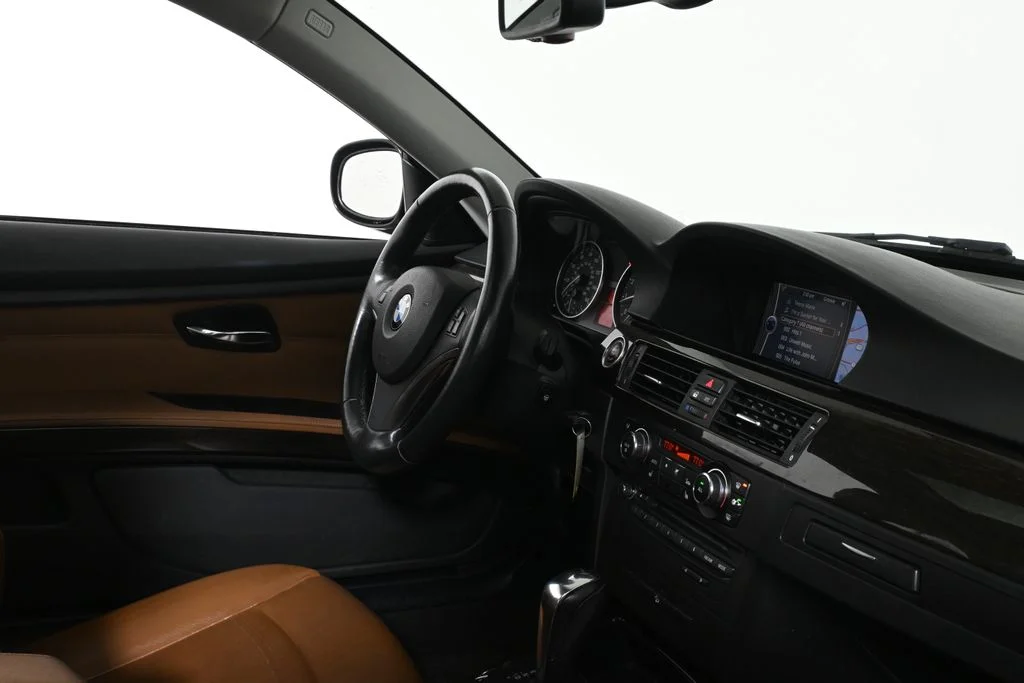 Used 2011 White BMW 328i xDrive image 8