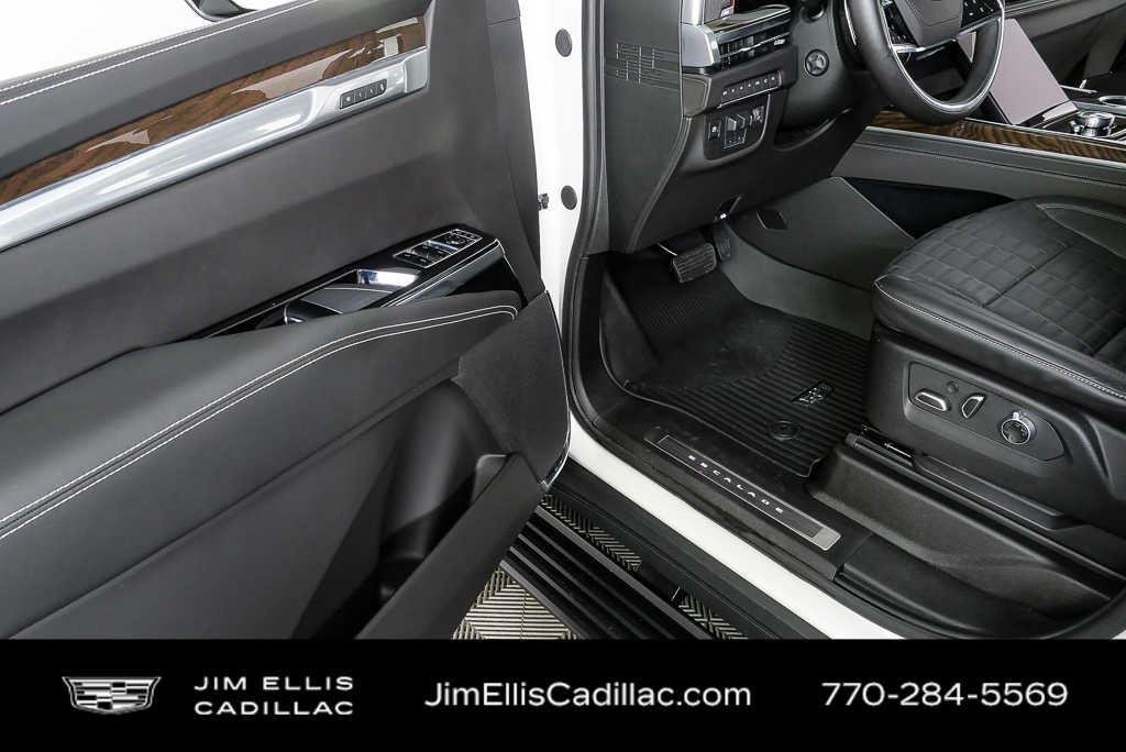 Certified Used 2025 Crystal White Tricoat Cadillac Sport Platinum image 8