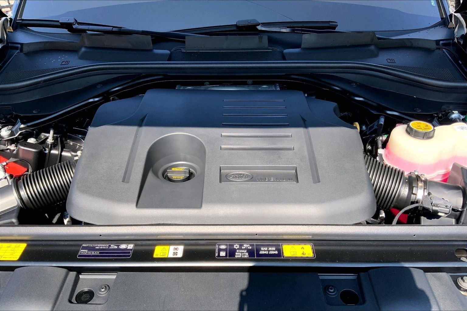New 2026 Santorini Black Land Rover SE image 16