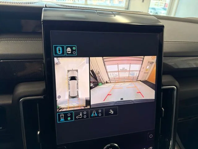 Used 2025 White GMC Elevation image 3