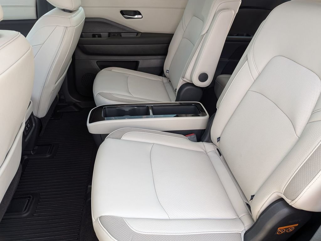 Used 2026 White Nissan SL image 27
