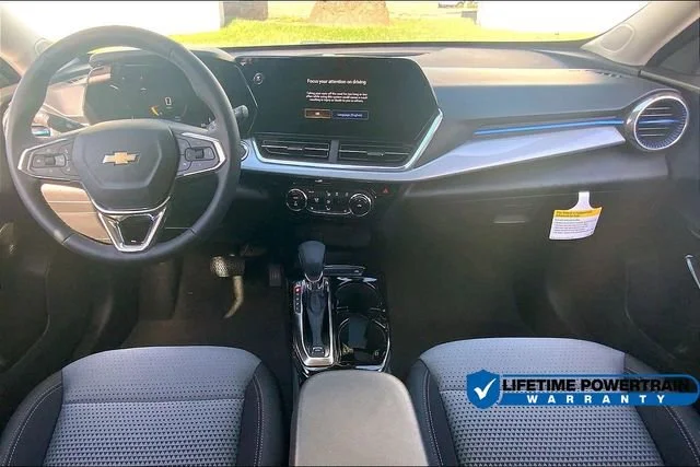 2025 Chevrolet Trax LT - Photo 6