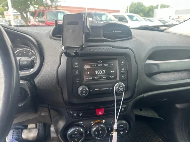 Used 2017 Gray Jeep Latitude image 12