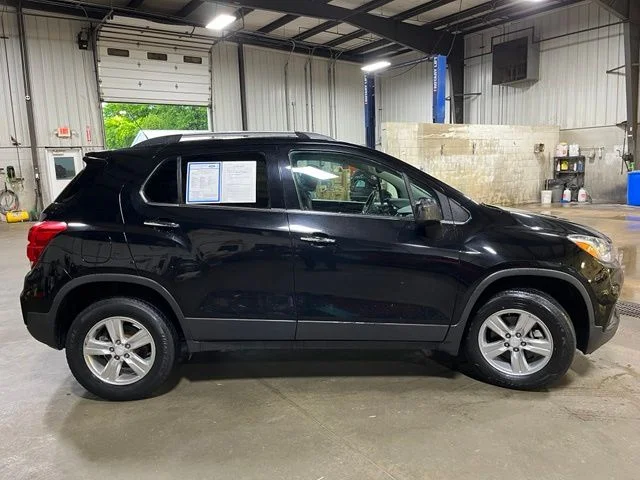 Used 2017 Black Chevrolet LT image 7