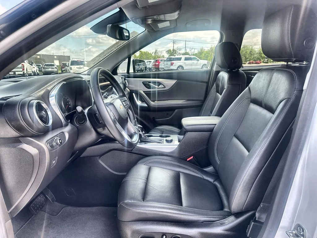 Used 2024 White Chevrolet LT image 11