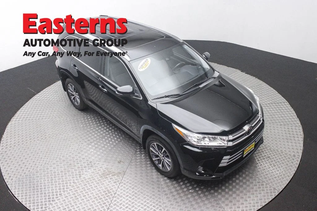 Used 2019 Black Toyota XLE image 3
