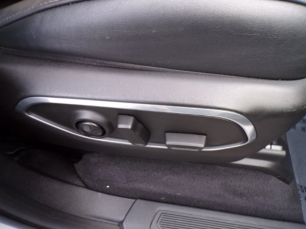 Used 2022 Silver Jeep Series II image 8