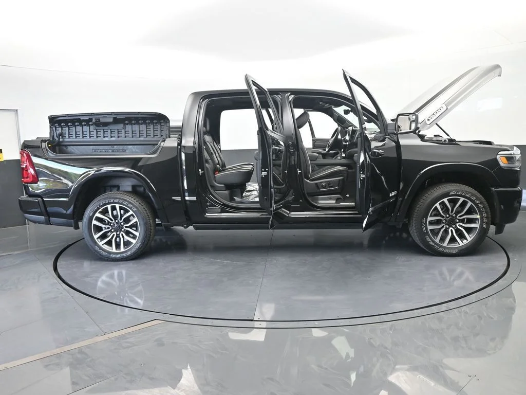 New 2026 Diamond Black Crystal Pearlcoat RAM Limited image 77