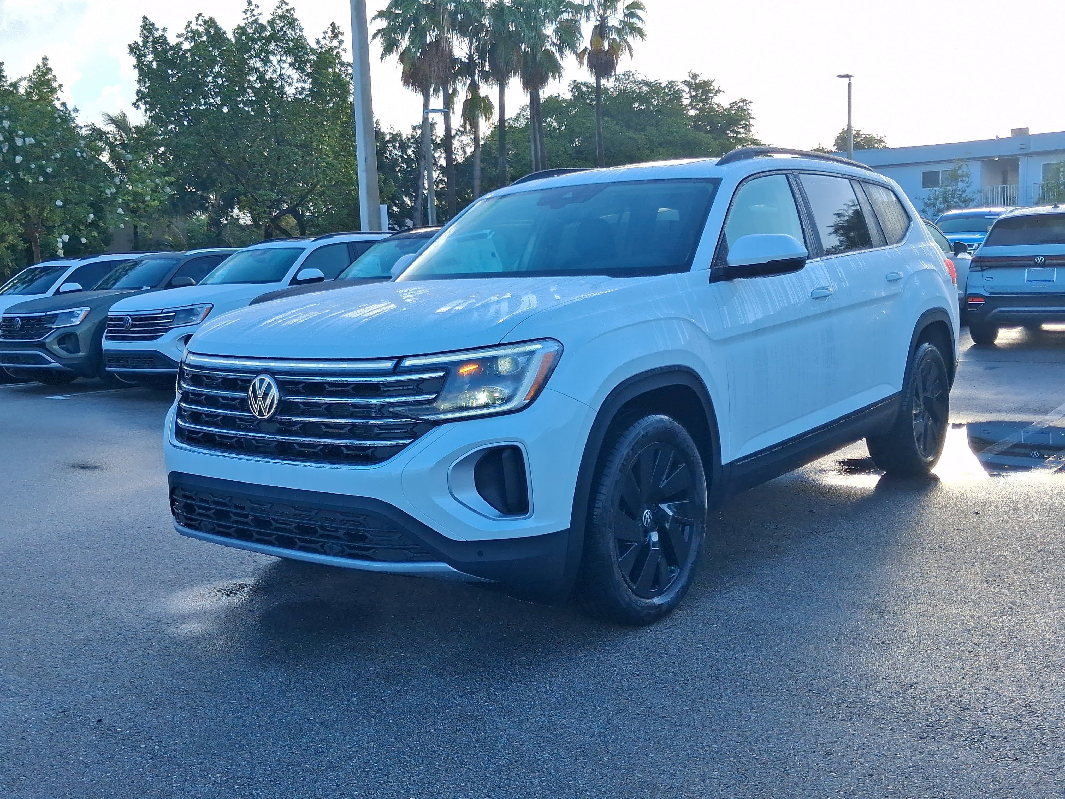 New 2026 White Volkswagen 2.0T SE w/Technology image 3
