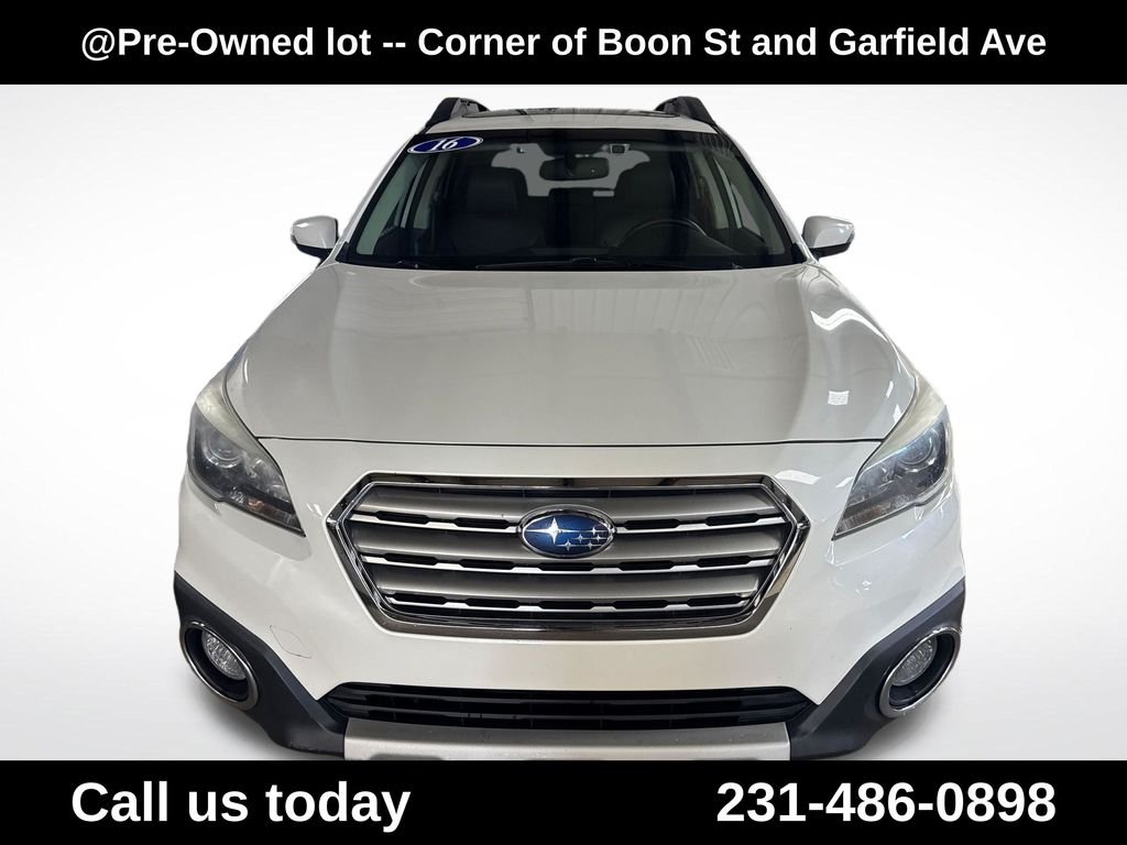 Used 2016 White Subaru 2.5i image 8