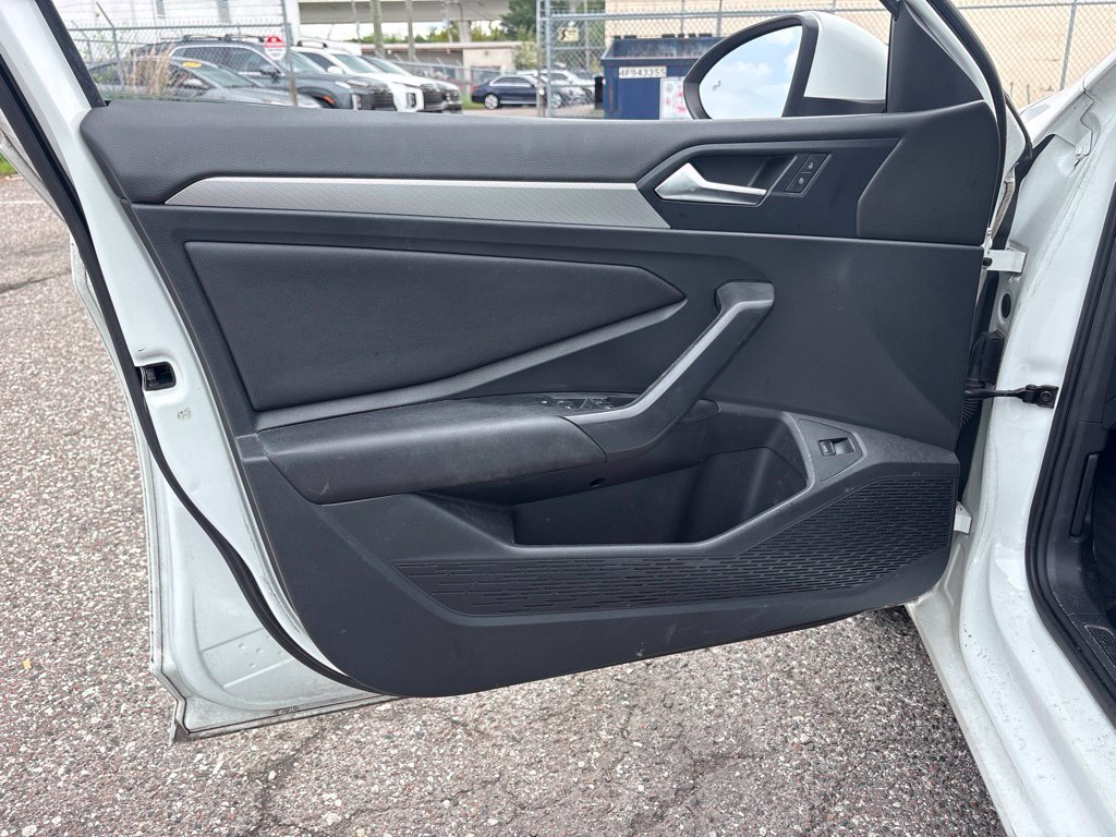 Used 2019 White Volkswagen 1.4T S image 10
