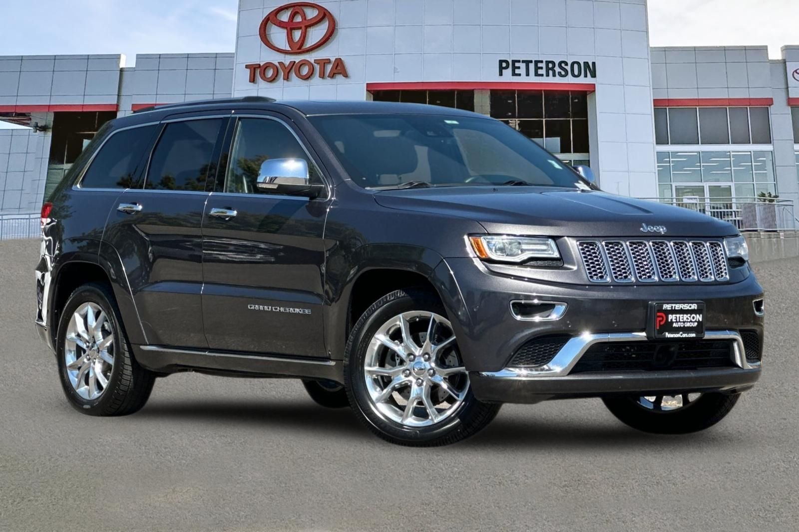 Used 2016 Gray Jeep Summit image 2