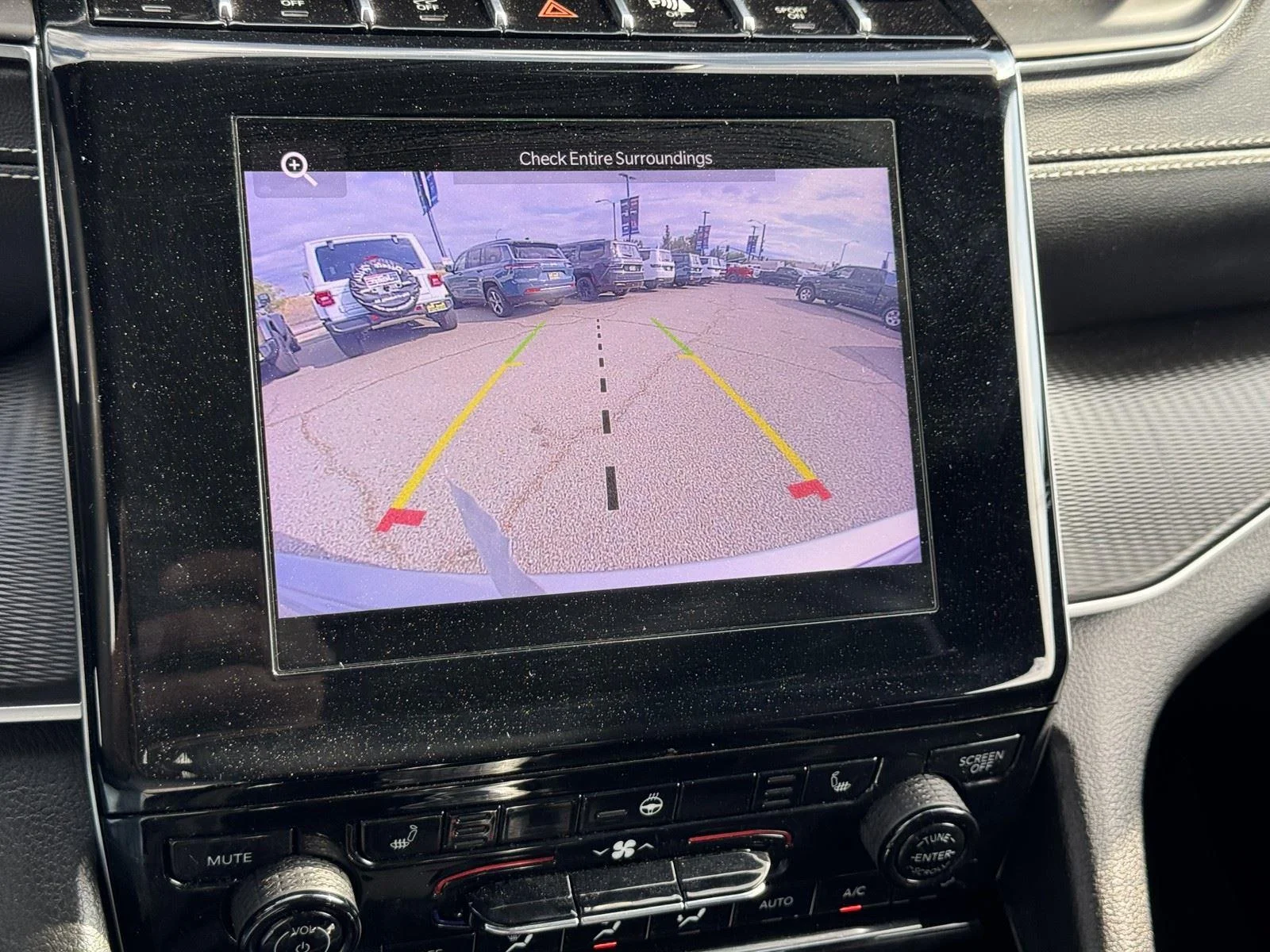 Used 2023 Silver Zynith Jeep Altitude image 20