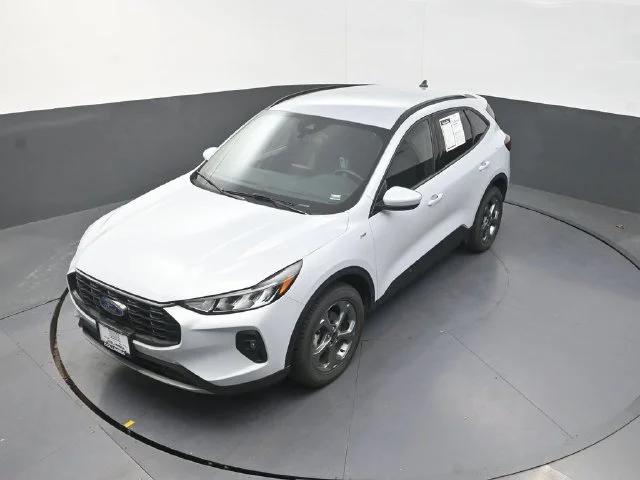 Used 2025 Silver Ford ST-Line Select image 13