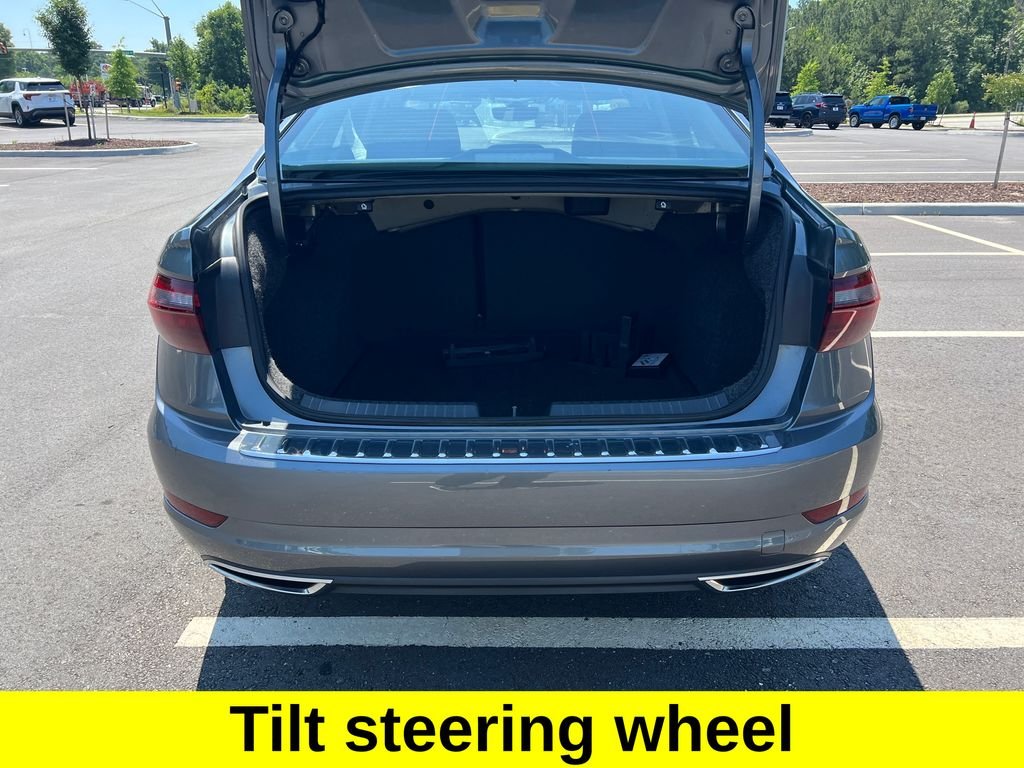 Used 2020 Gray Volkswagen SEL Premium image 29