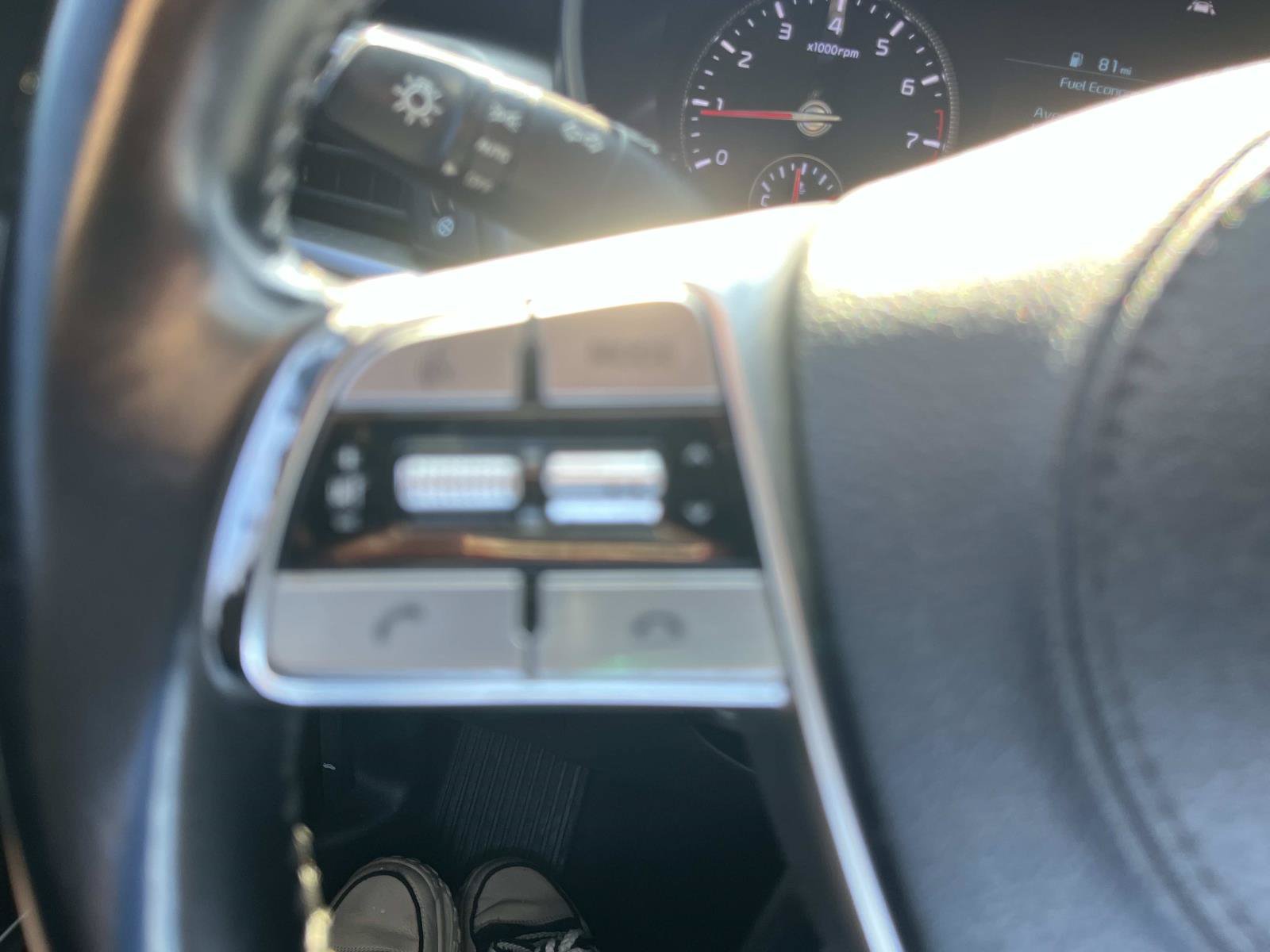 Used 2021 Glacial White Pearl Kia S image 32