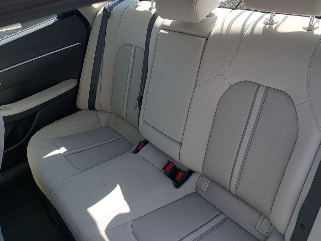 2025 Hyundai Sonata SEL - Photo 27