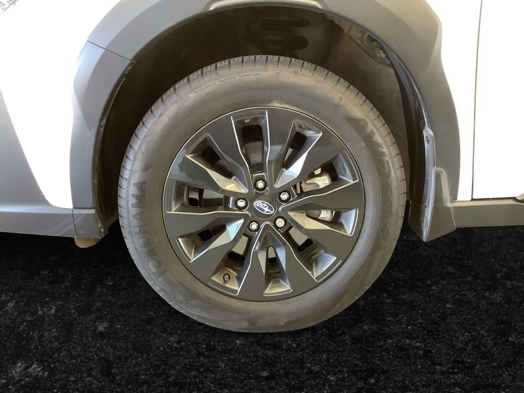 Used 2025 White Subaru Onyx Edition XT image 27