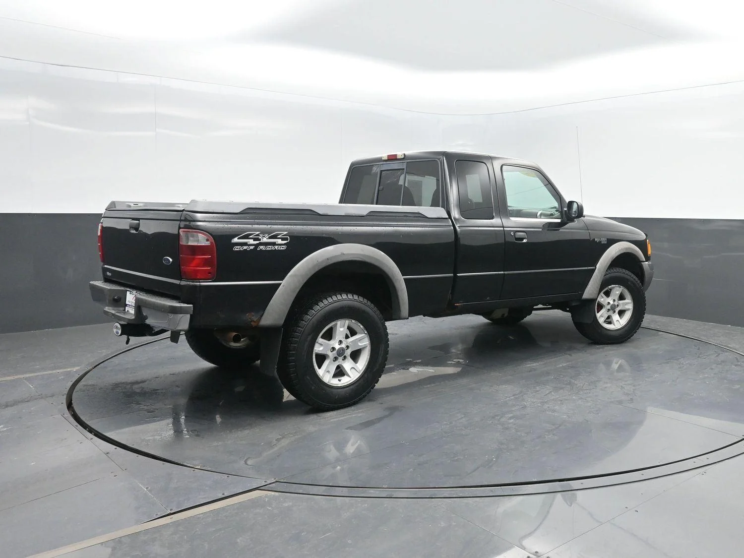 Used 2002  FORD  image 2