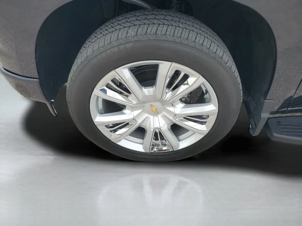 Used 2024 Dark Ash Metallic Chevrolet High Country image 10