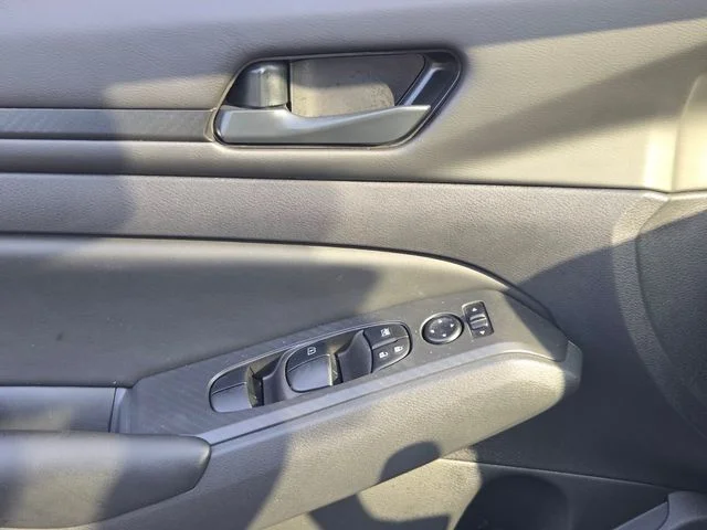 Used 2025 Silver Nissan 2.5 S image 26