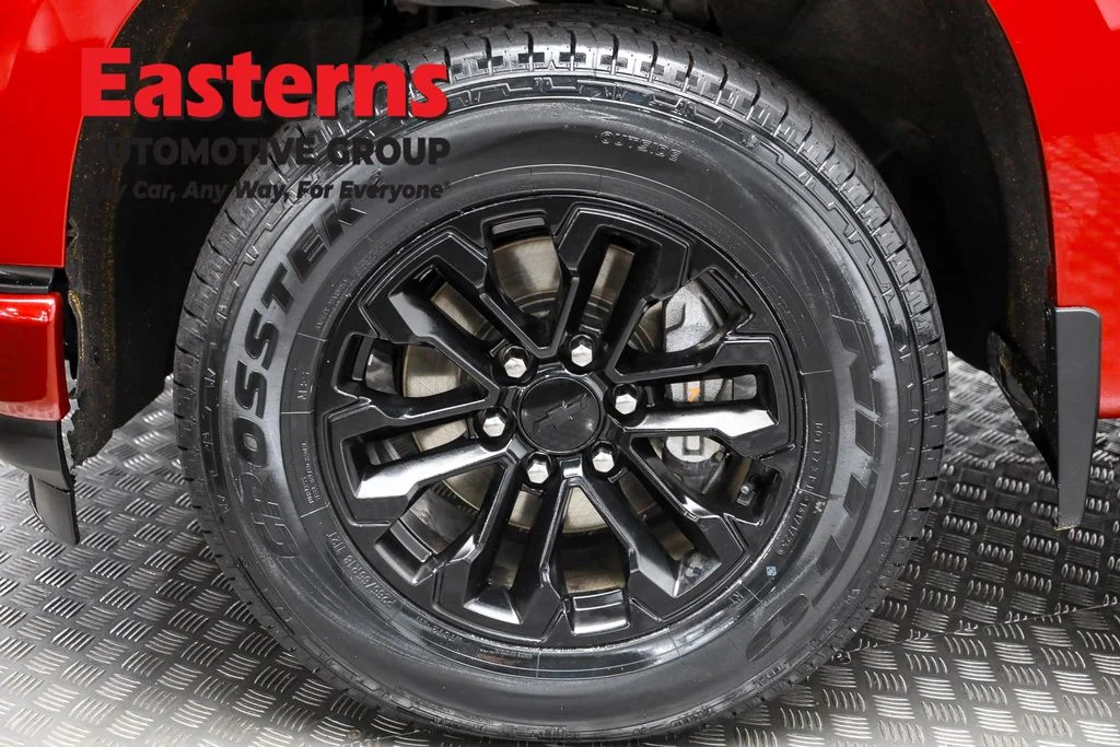 Used 2021 Red Chevrolet RST image 31