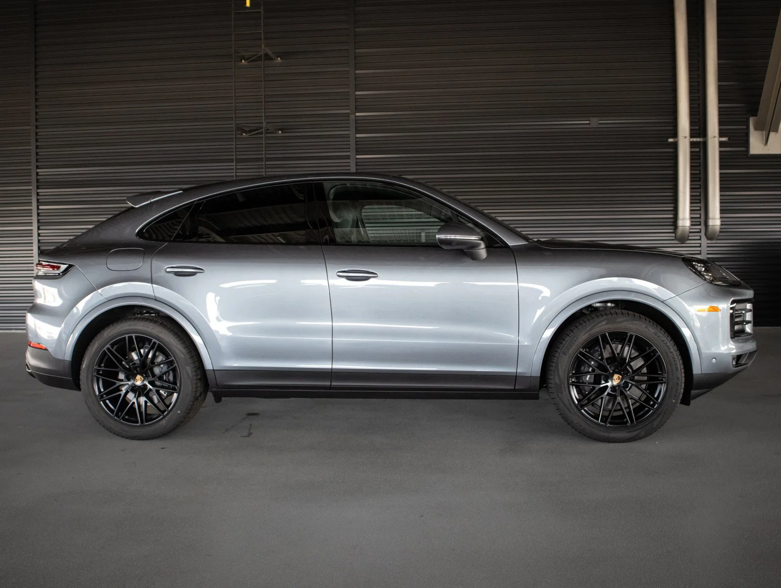 New 2026 Vanadium Grey Metallic Porsche Coupe image 11