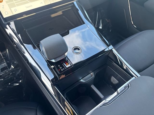 New 2026 Santorini Black Land Rover SE image 24