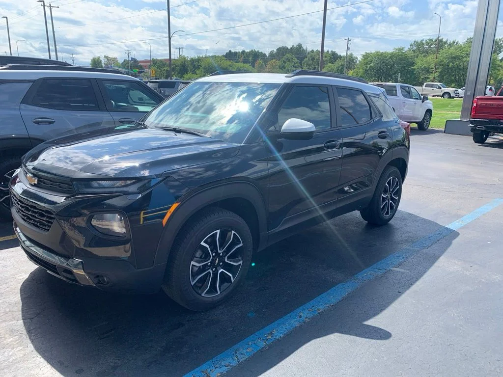 Used 2023 Black Metallic Chevrolet ACTIV image 2