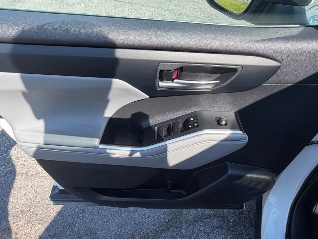 Used 2024 Beige Toyota XLE image 21