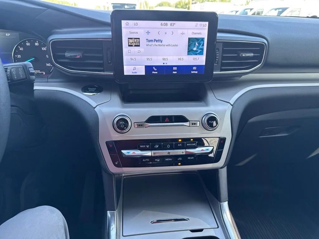 Used 2023 Blue Ford XLT image 19