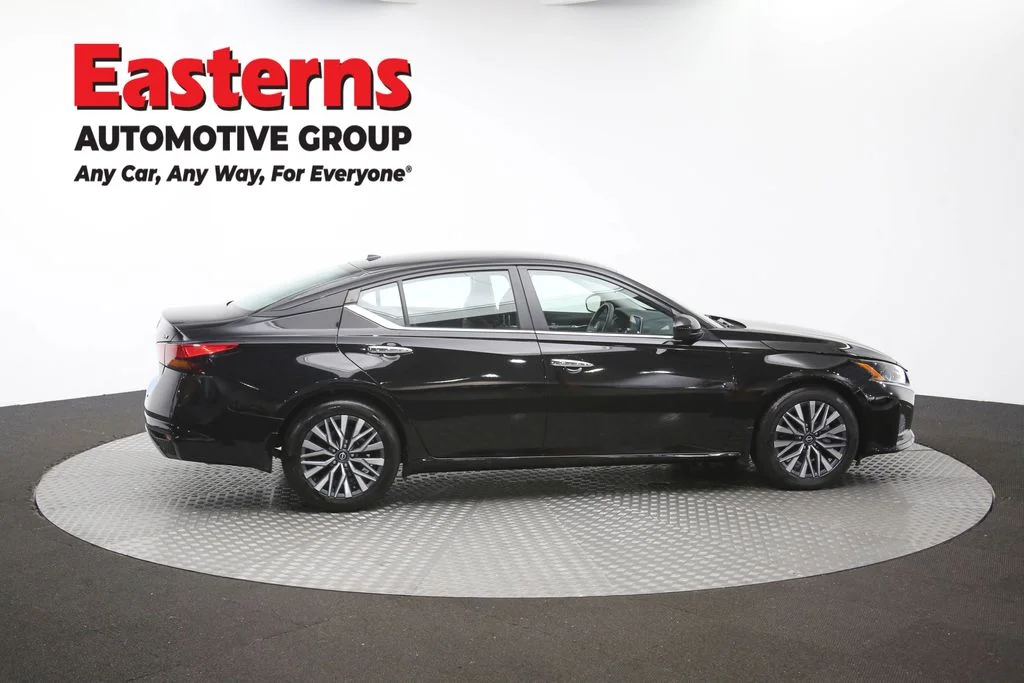 Used 2023 Black Nissan 2.5 SV image 43