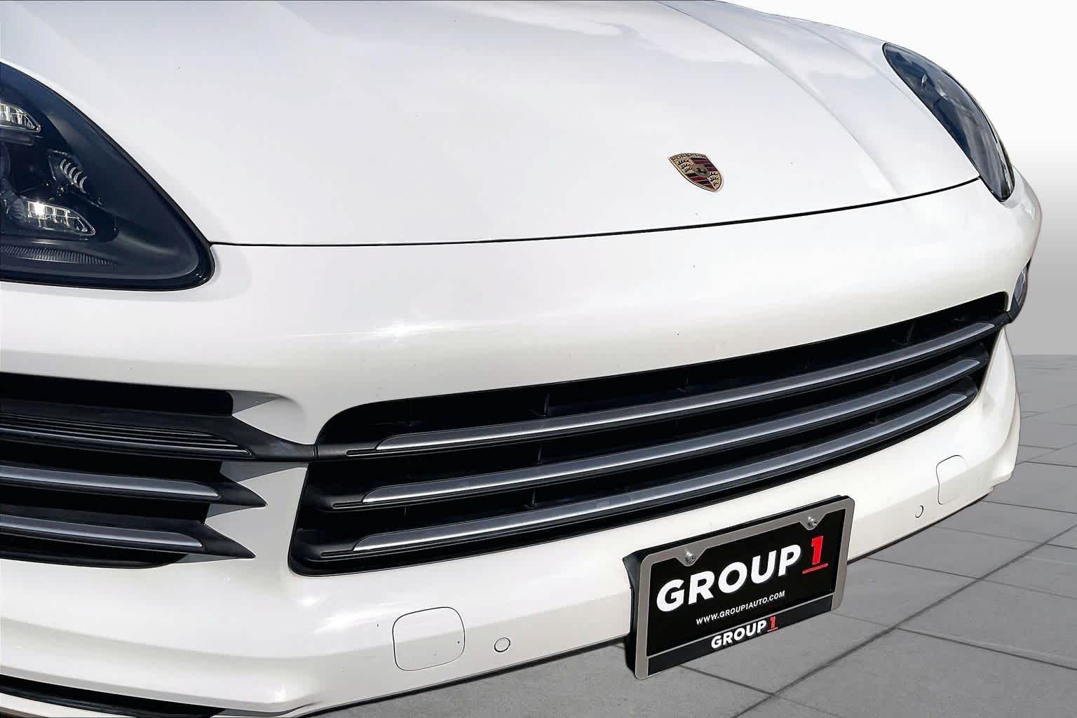 Used 2019 Carrara White Metallic Porsche  image 27