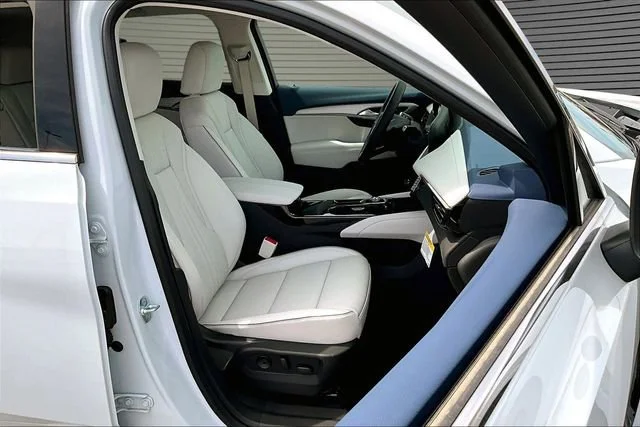 New 2026 Iridescent White Tricoat Buick Avenir image 11