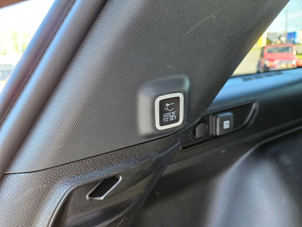 Used 2024 Baltic Gray Metallic Clear Coat Jeep Limited image 13