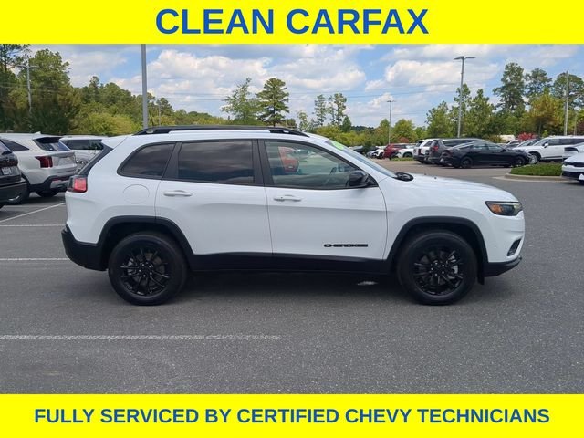 Used 2023 White Jeep Altitude image 4