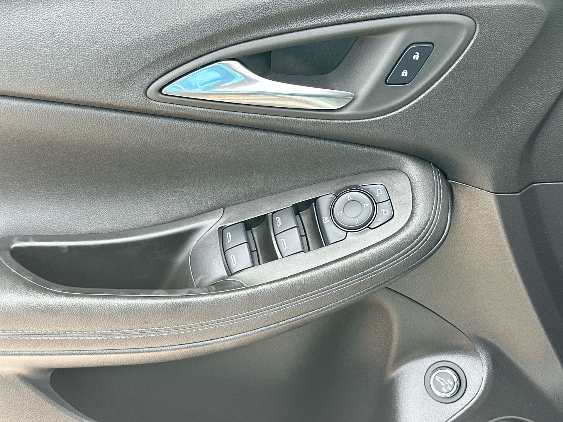 2025 Buick Encore GX Sport Touring - Photo 22
