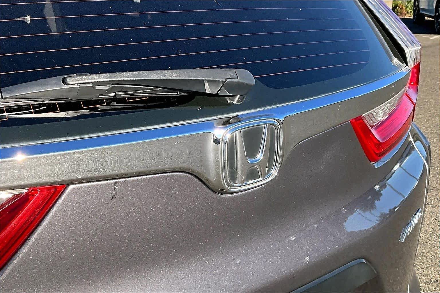 Used 2018 Modern Steel Metallic Honda LX image 30