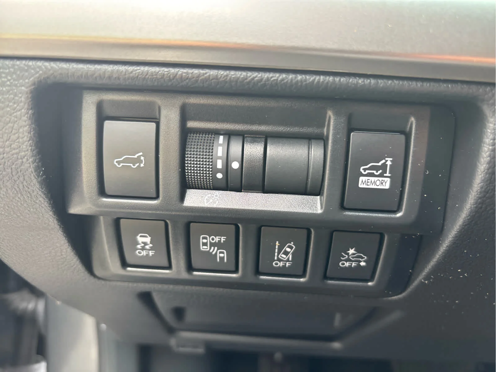 Used 2018 Magnetite Gray Metallic Subaru Limited image 21