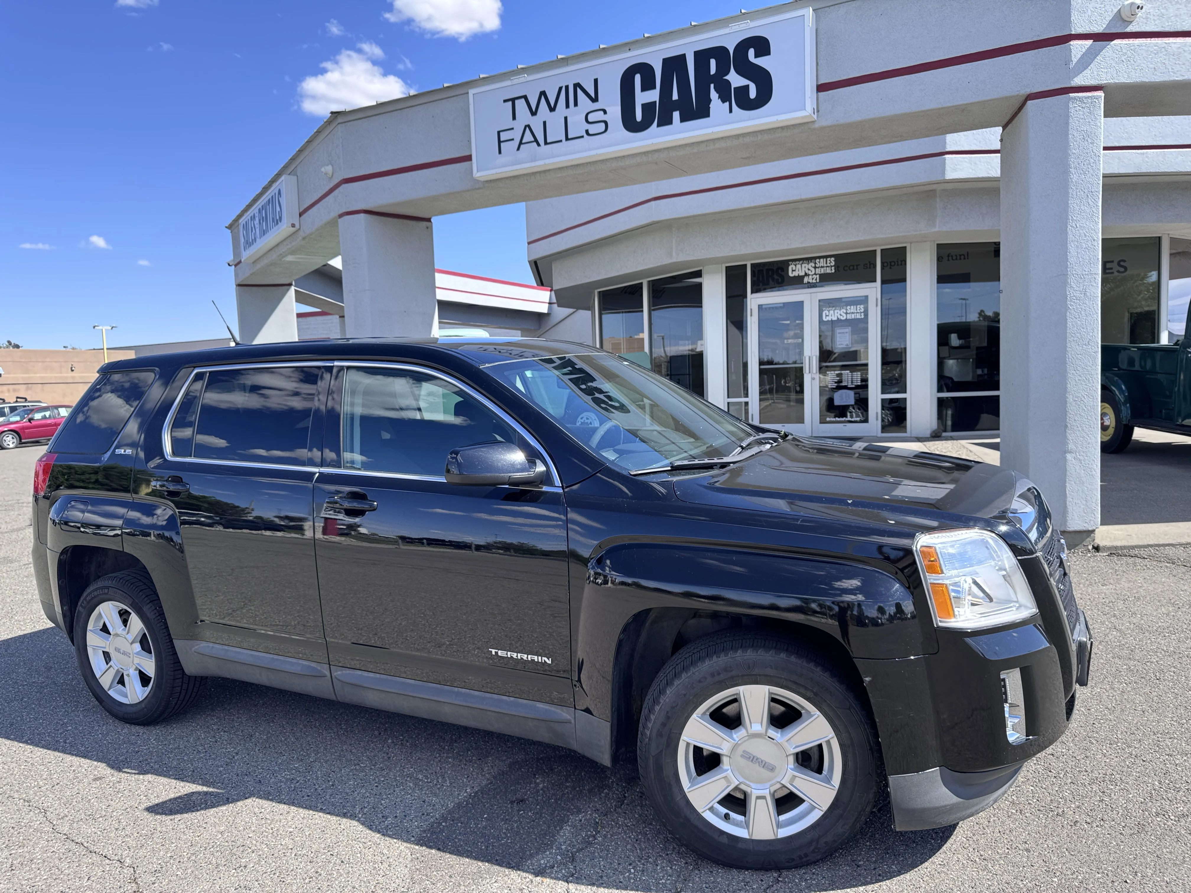 Used 2013 Onyx Black GMC SLE image 2