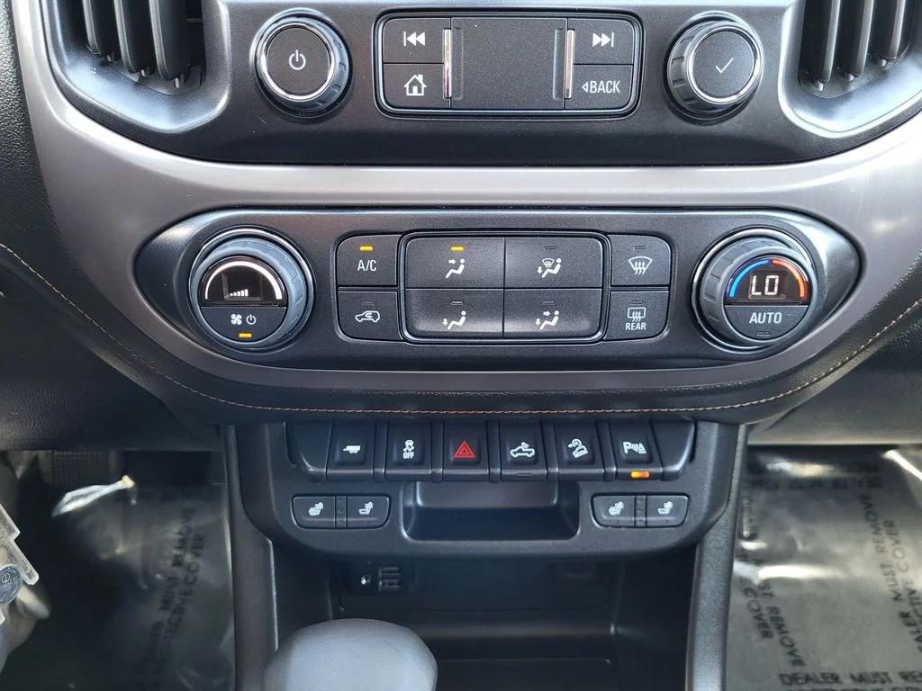 Used 2022 Onyx Black GMC AT4 - Leather image 15