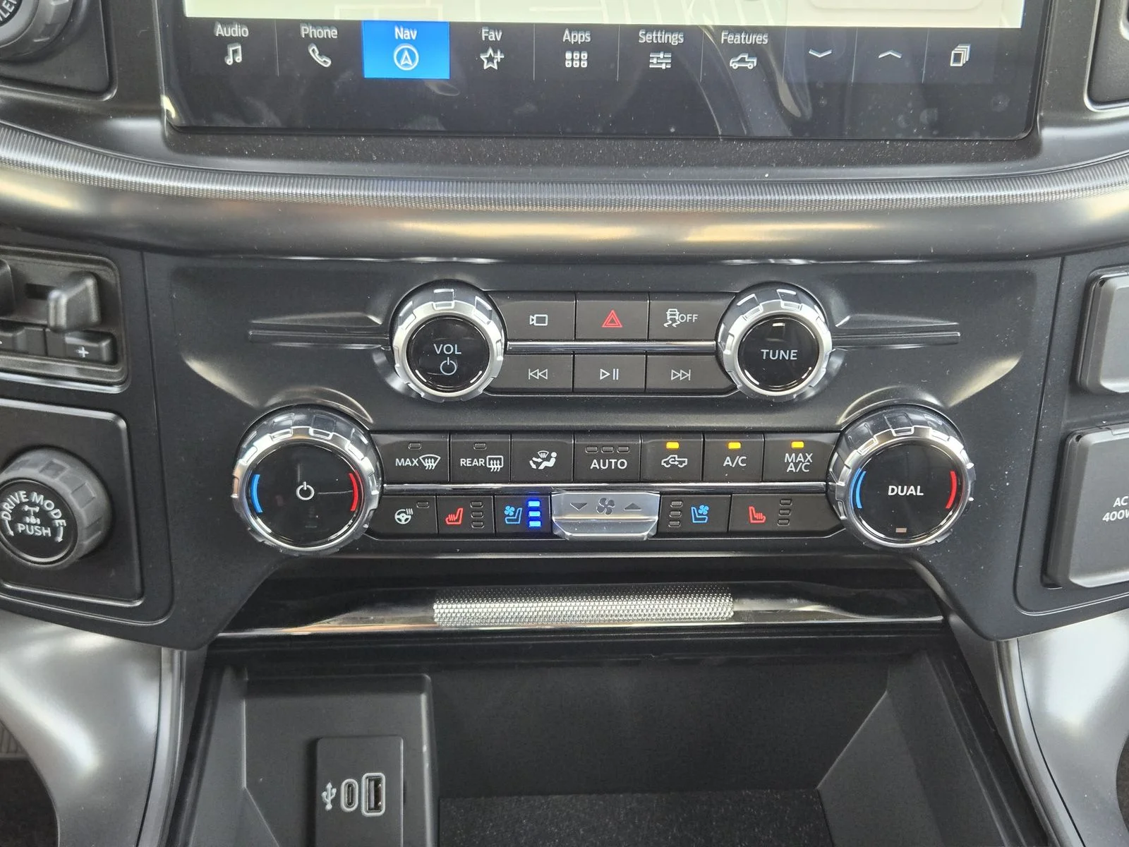 New 2026 Iconic Silver Metallic Ford Lariat® image 13