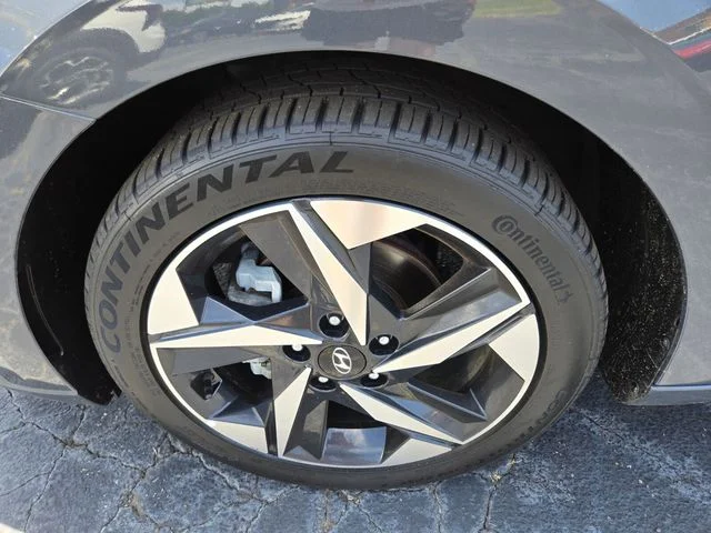 Used 2023 Gray Hyundai SEL image 21