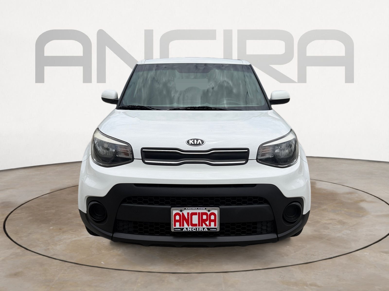 Used 2017 Clear White Kia  image 5