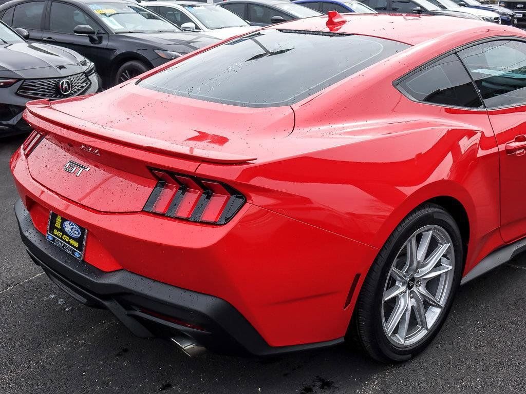 Used 2025 Red Ford  image 9