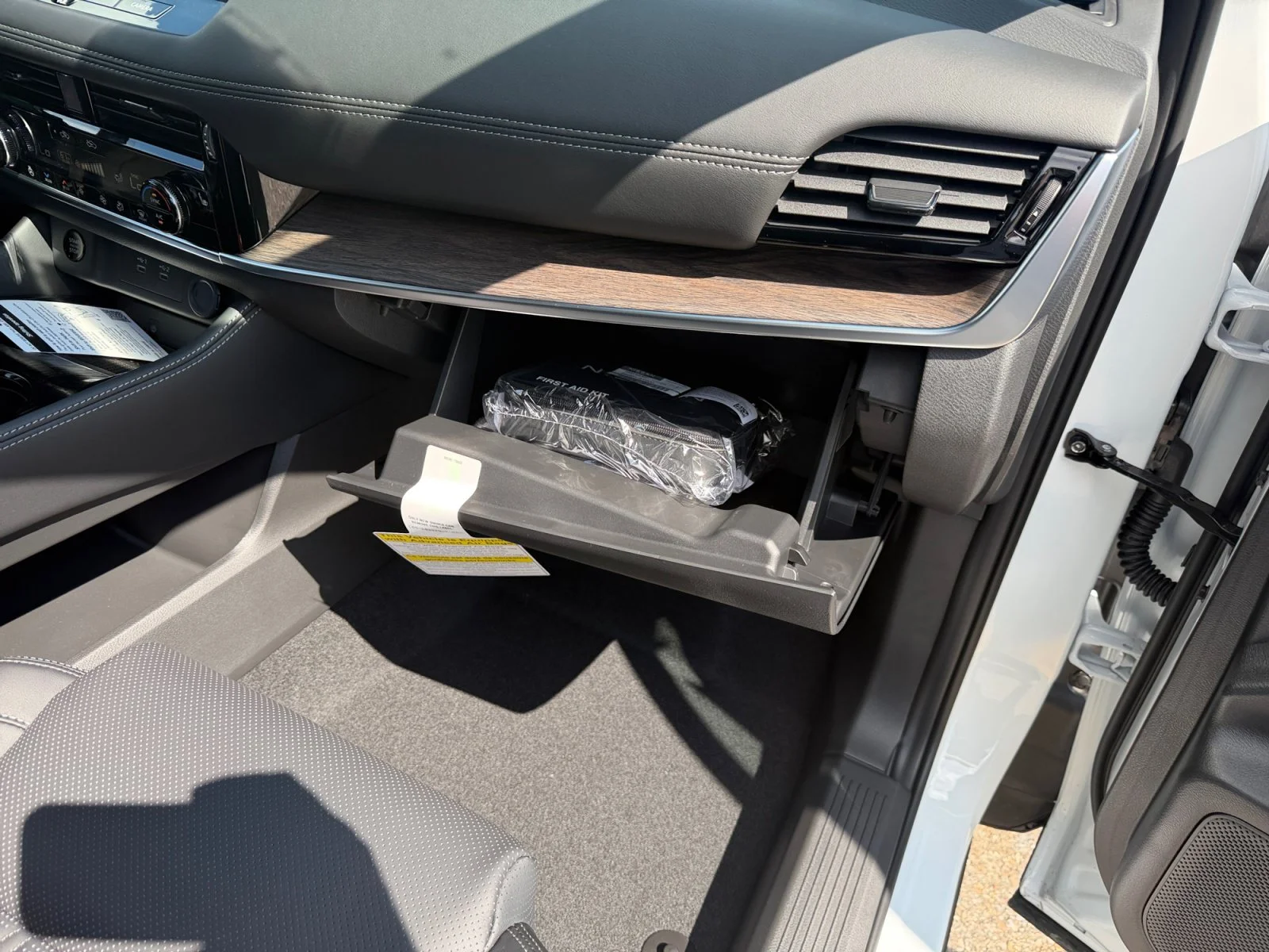 New 2026 Everest White Pearl/Super Black Nissan Platinum image 32
