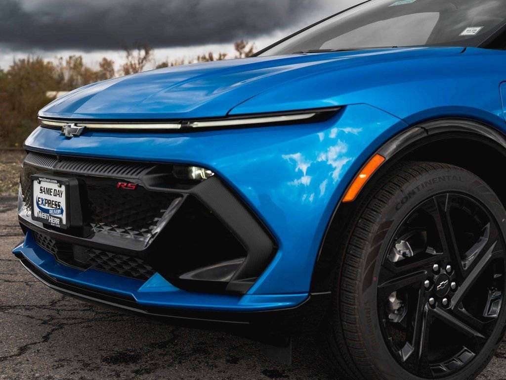 2025 Chevrolet Equinox EV RS - Photo 9