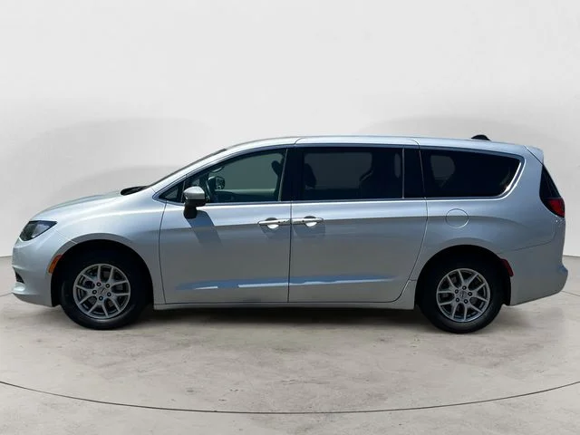Used 2023 Silver Chrysler LX image 2